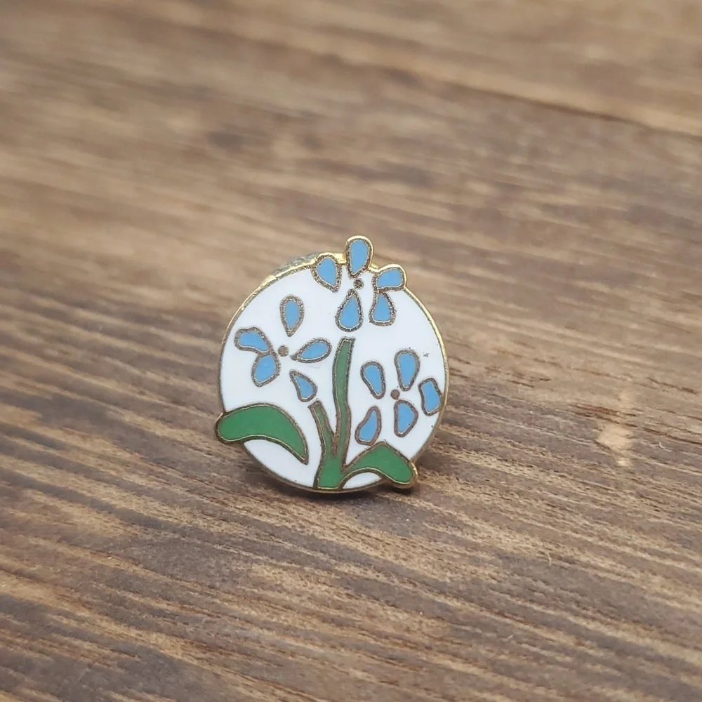 Alzheimers awareness floral flower‎ pin vintage B547